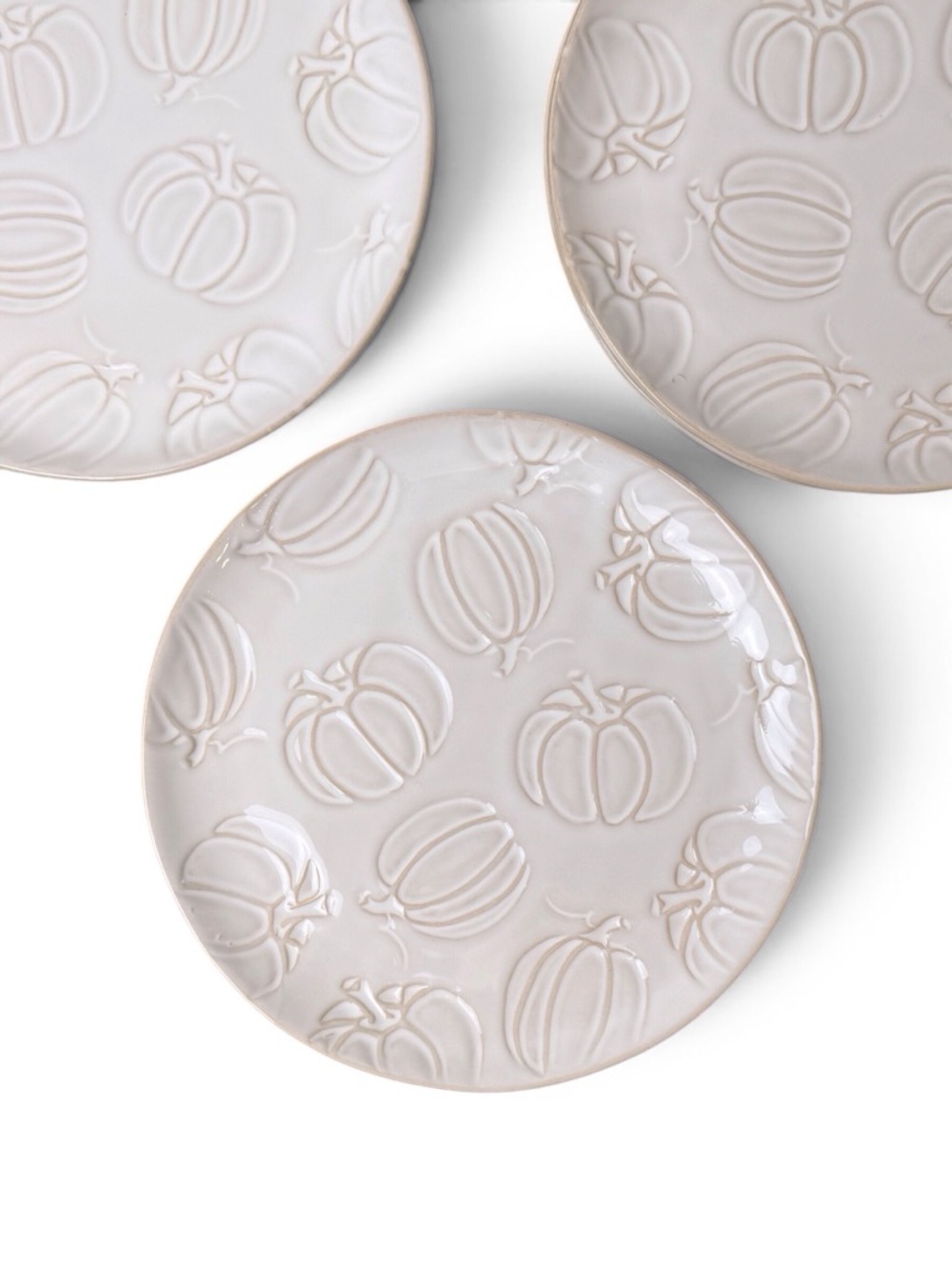 Hobby Lobby Embossed Ceramic Salad Plates/Bowls Set Cream/White Pumpkins 12 pc. - Picture 3 of 9